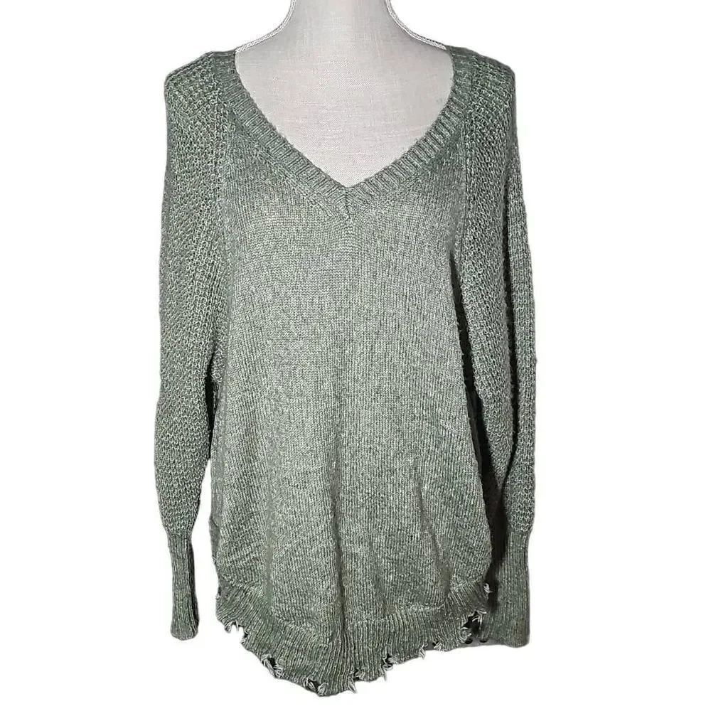 Rue 21 Sweater. Longsleeve. Fashion Design Distressed Hem.